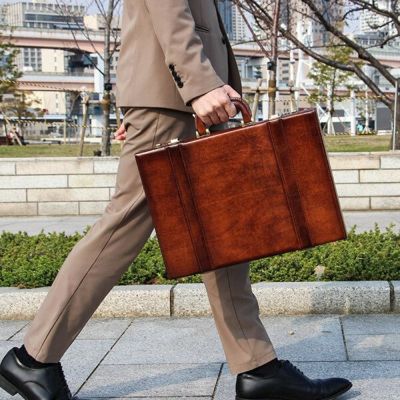 おしゃれなアタッシュケースならフリスピ