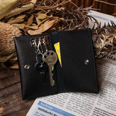 スガタ 二つ折りキーケース 併せ持つ キーケース sugata | フリー