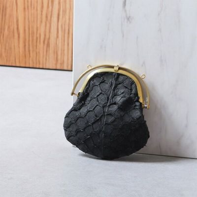 シスクー・ド・フードル ワンタッチミニ財布 SHC-83Ca 鯉革 ブラック